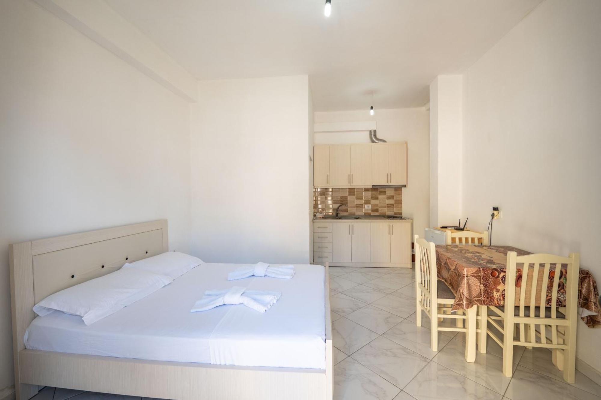 Vila Celi Sarande Exterior photo