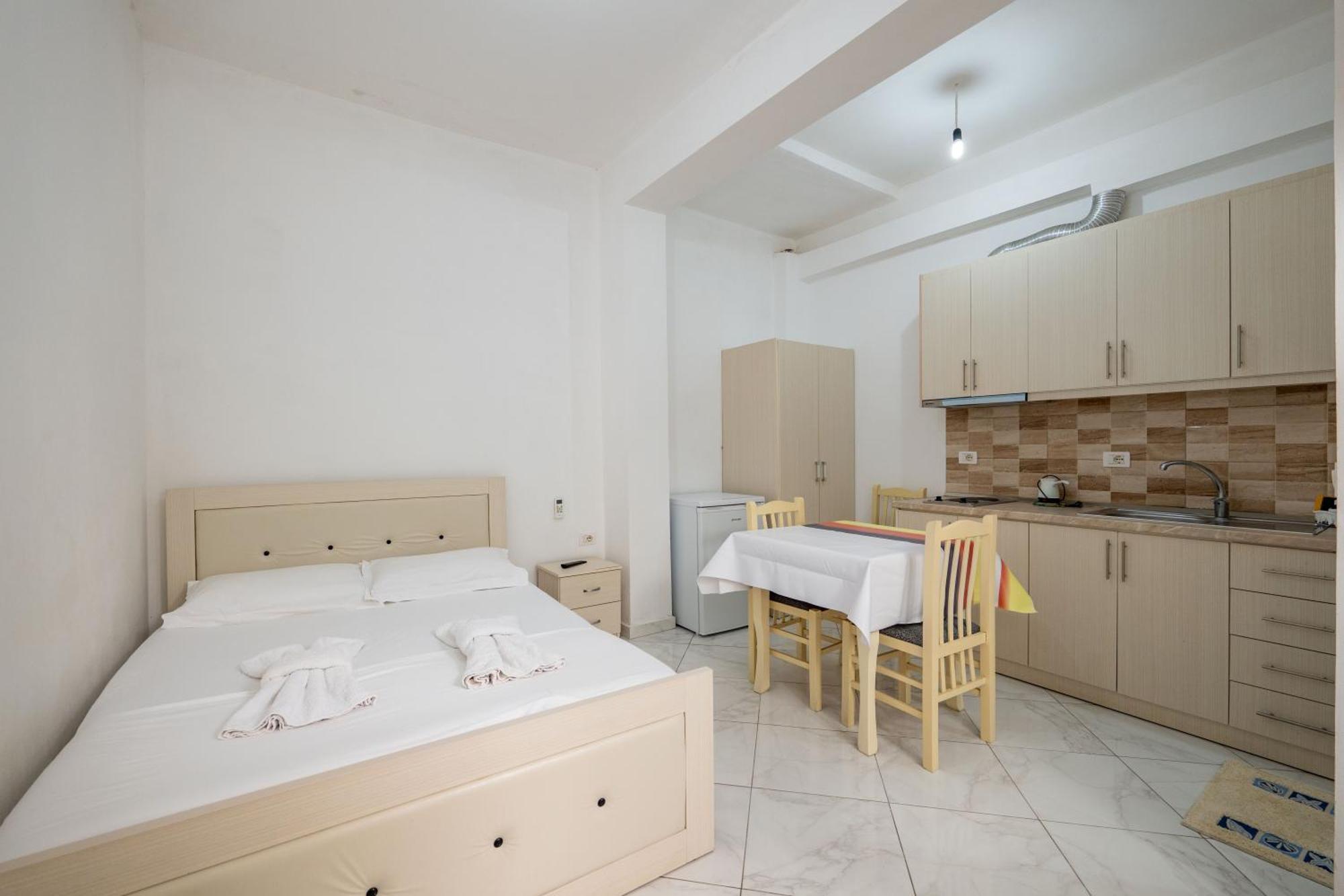 Vila Celi Sarande Exterior photo